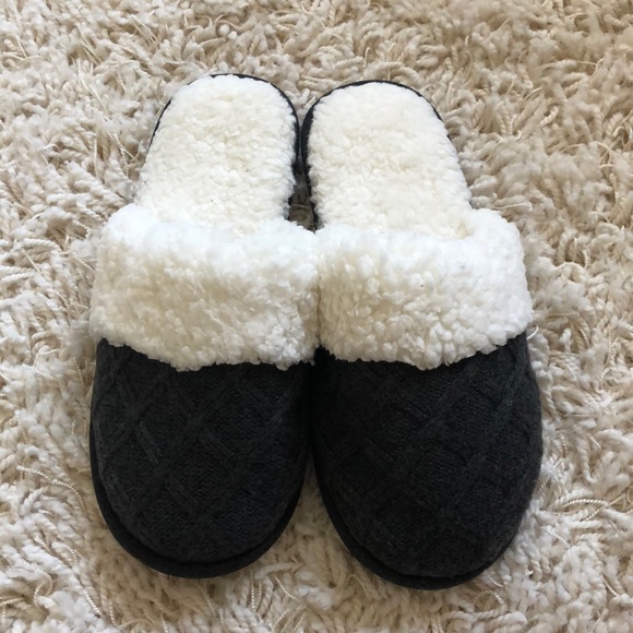 Victoria's Secret Shoes - New with tag*** Victorias Secret Slippers